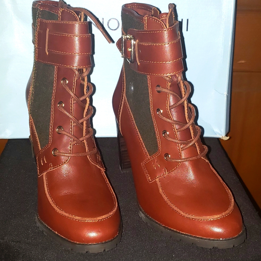 Antonio Melani Garnett size 8.5